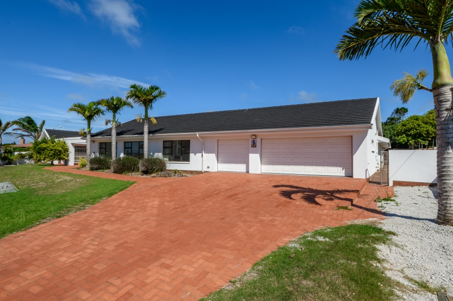 7 Bedroom Property for Sale in Summerstrand Eastern Cape